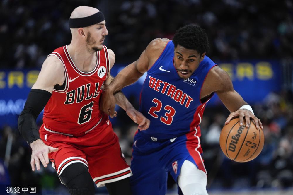 传篮球之余 传篮球之余